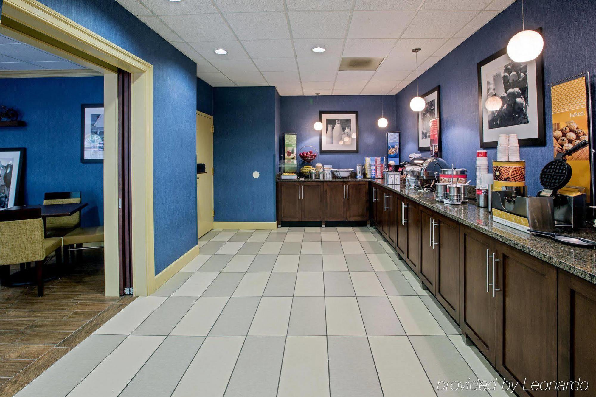 Hampton Inn Salem East - Electric Road Экстерьер фото